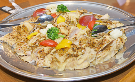 写真:チキンの香草焼き